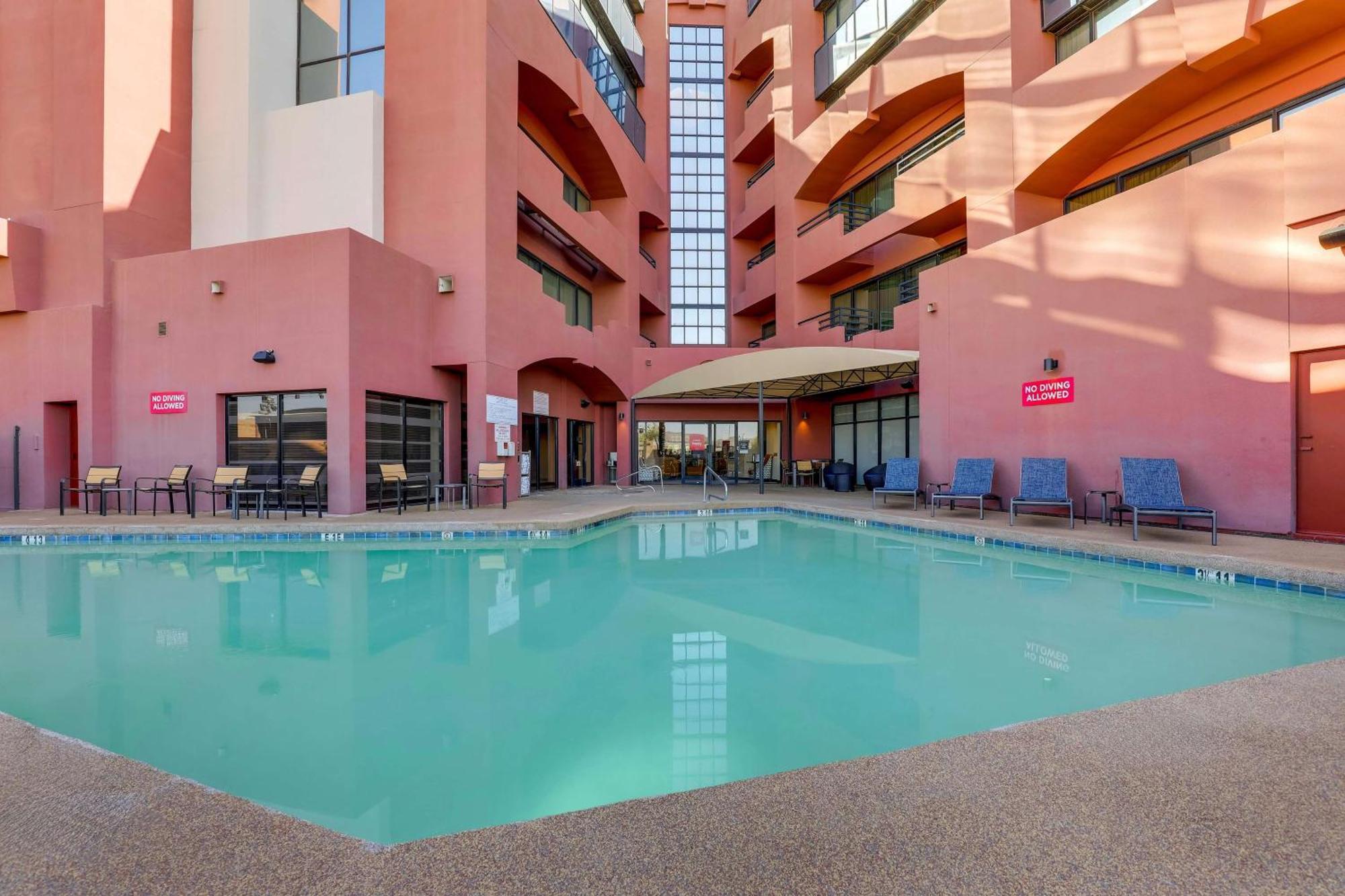 Drury Inn & Suites Phoenix Airport Dış mekan fotoğraf