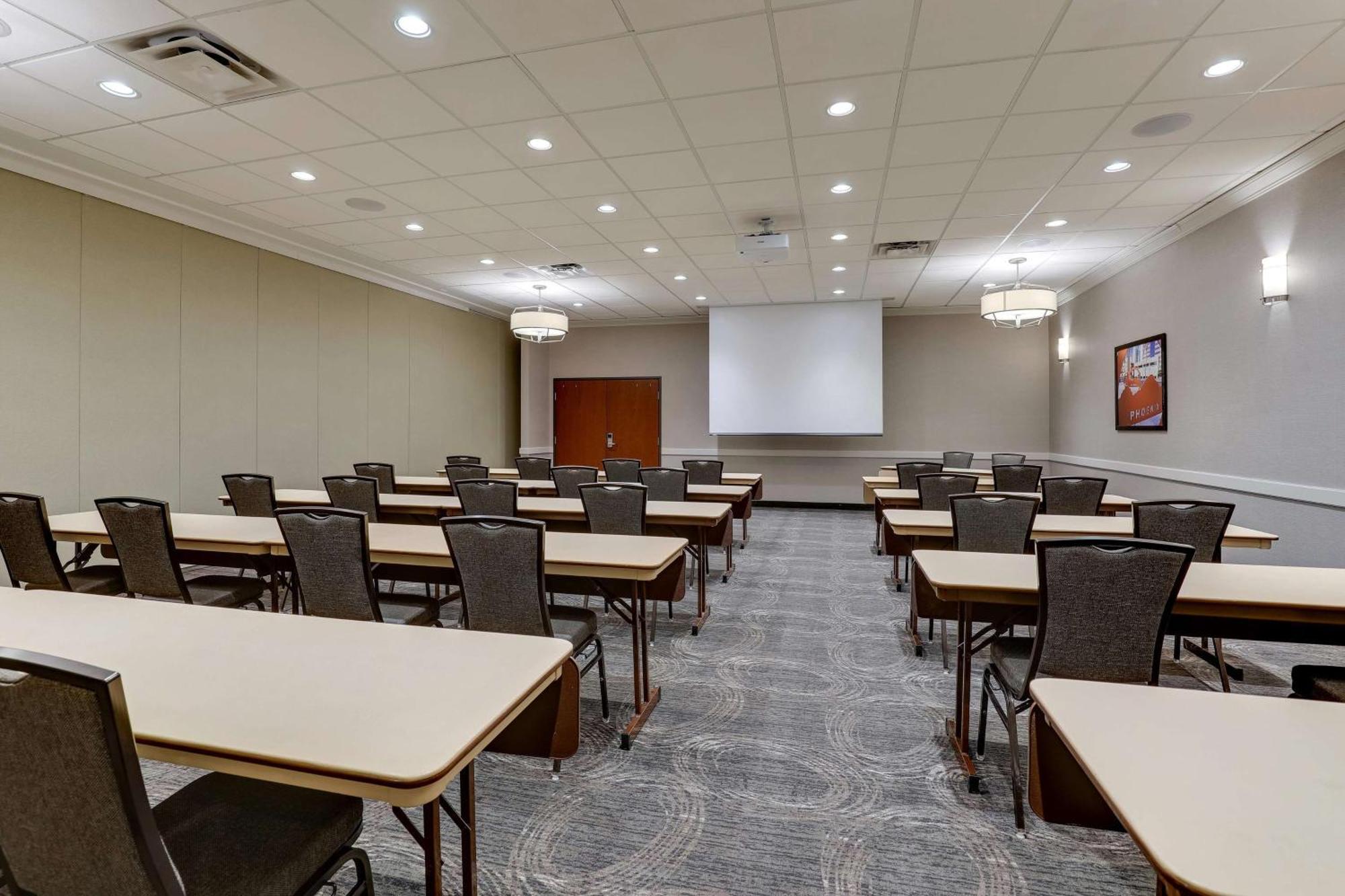Drury Inn & Suites Phoenix Airport Dış mekan fotoğraf
