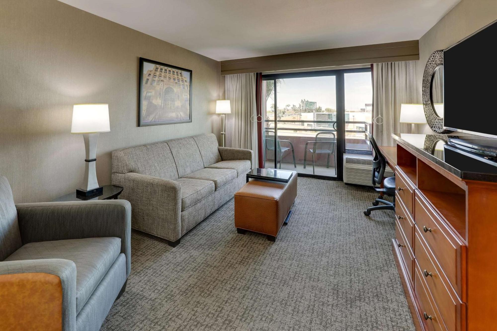 Drury Inn & Suites Phoenix Airport Dış mekan fotoğraf
